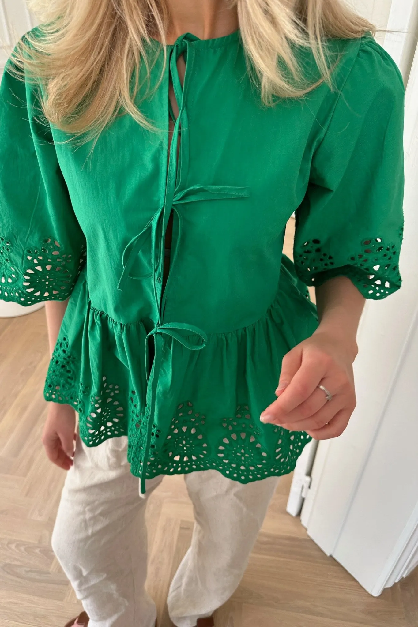 LulaIC Top - Grøn Broderi